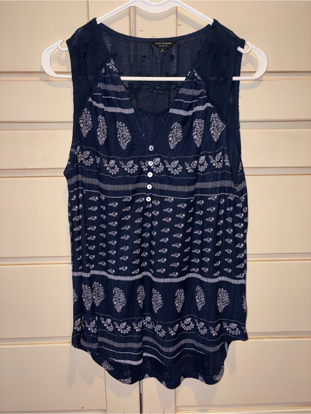 Lucky Brand NWT Navy Printed Sleeveless Button Front Top